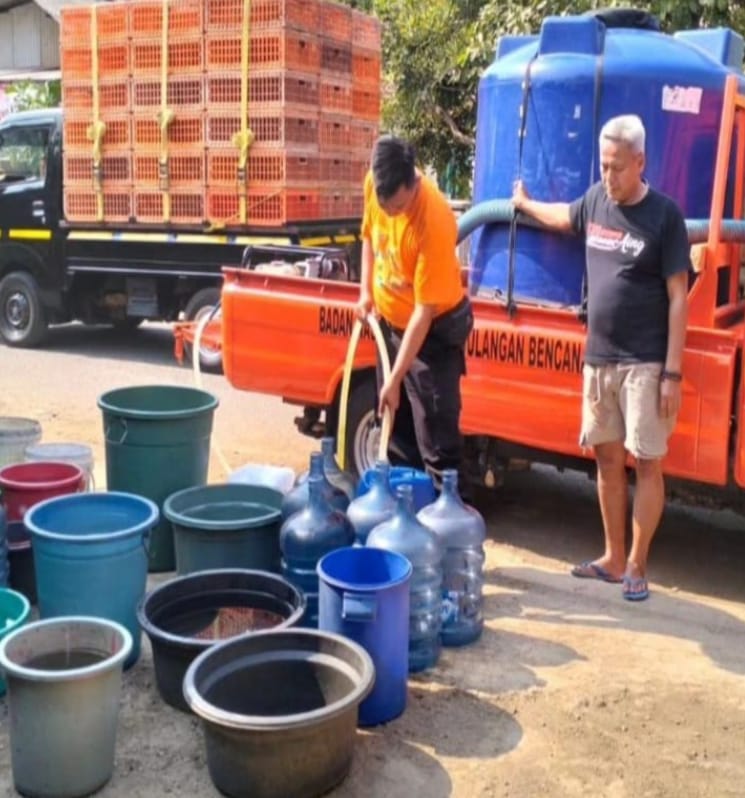 Pemkab Purwakarta Siagakan Ribuan Liter Air Bersih untuk Warga Terdampak Kekeringan