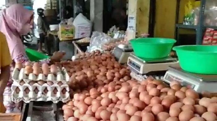 Kala Harga-Harga Pokok Naik, Emak-Emak Panik
