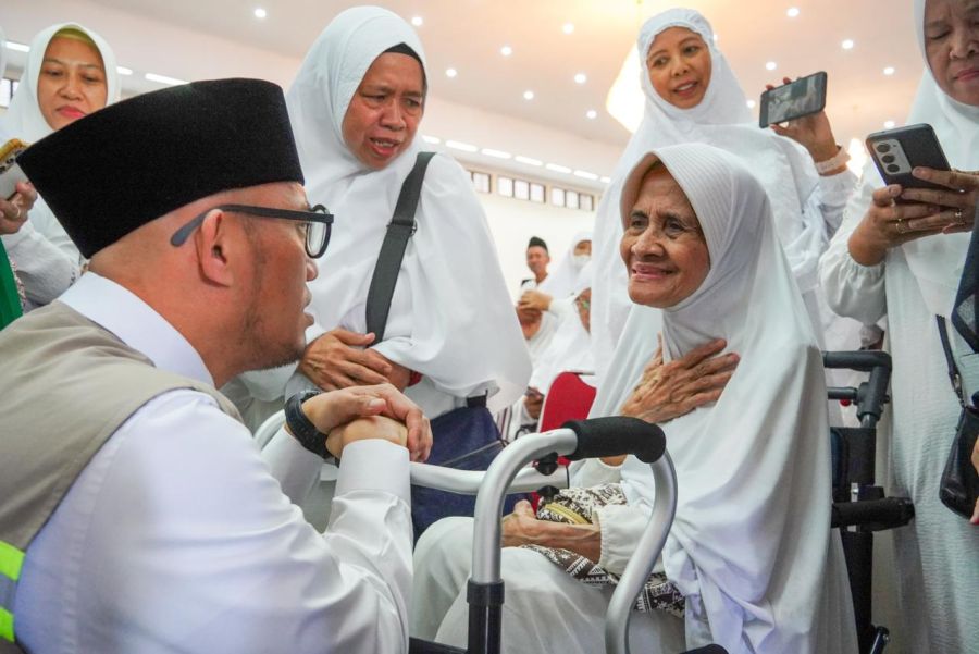 Lebih Dekat dan Lebih Terbuka: Gaya Komunikasi Dahnil dan Dinamika Baru Pejabat Publik