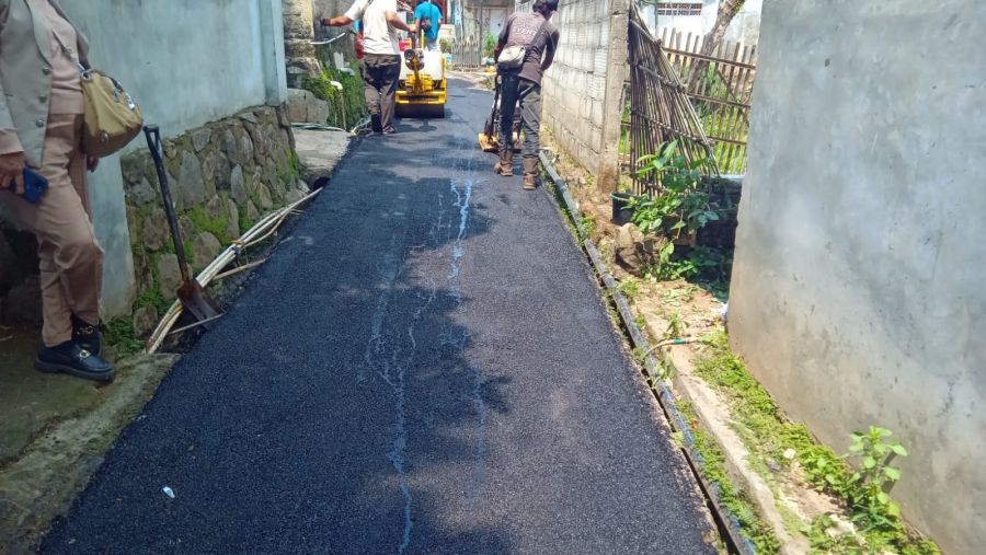 Pemdes Pasawahan Hotmix Jaling, Lancarkan Akses Transportasi Untuk Tingkatkan Perekonomian Warga