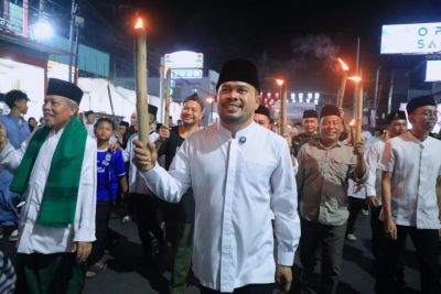 pawai-obor-1-muharram-di-purwakarta-kobarkan-semangat-persatuan-dan-cinta-tanah-air